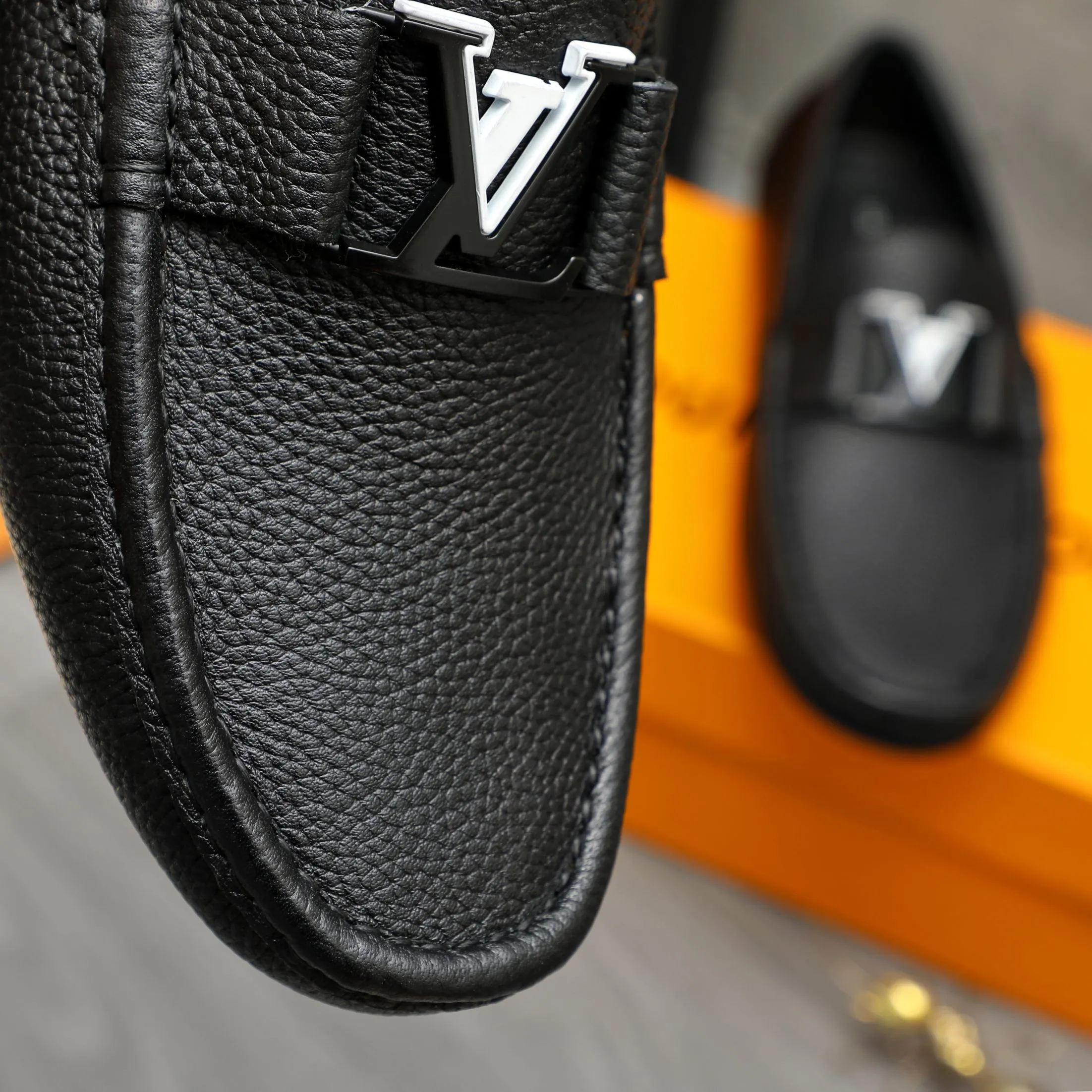Men's shoes 💰420 Product trademark: LV "Louis Vuitton" casual slip-on shoes Regular size: 38-46 (45.46 custom-made, non-returnable) Product materials: Selected pebbled cowhide upper, sheepskin lining, original rubber outsole